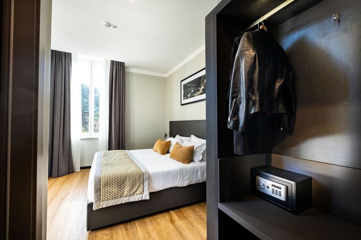 Room 38 of 104