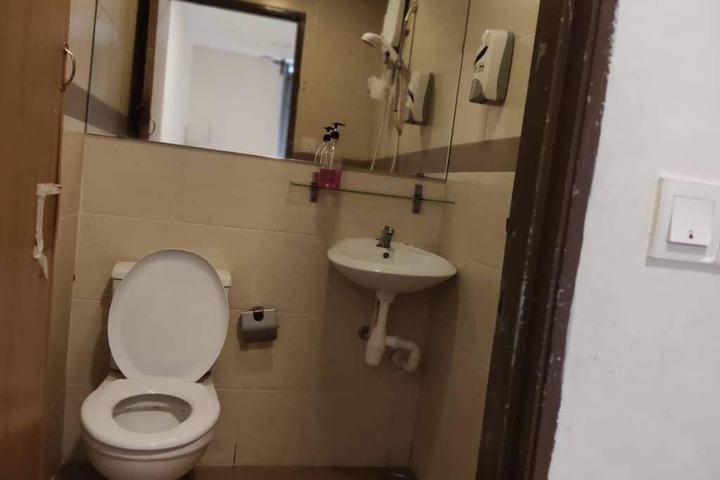 Room 4 of 23