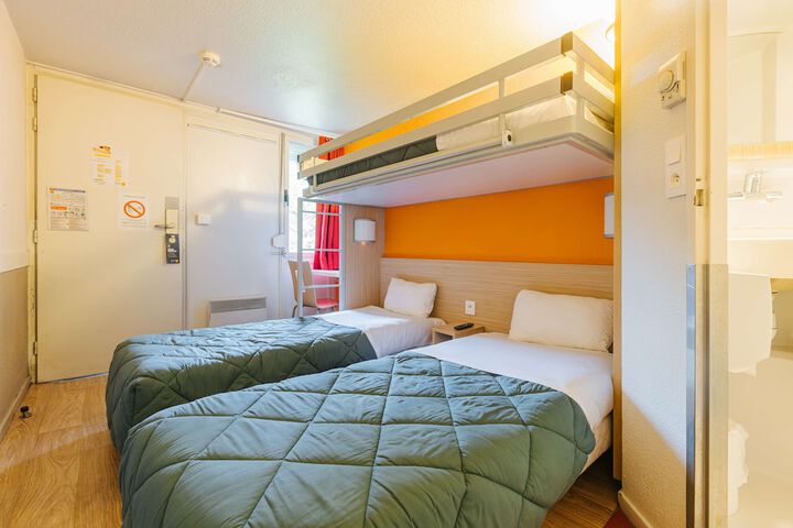 Room 15 of 46