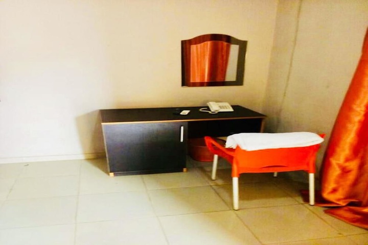 Room 2 of 16