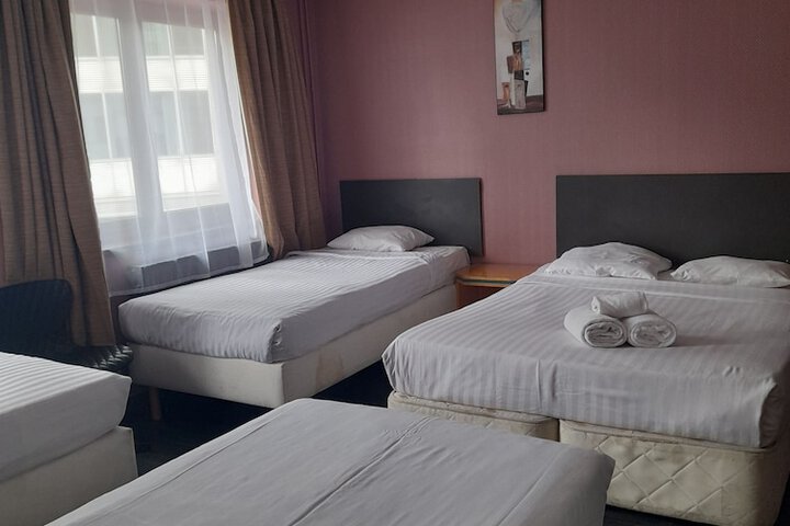 Room 9 of 39