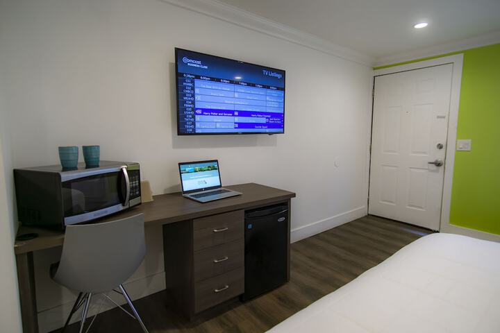 Standard King Bed Accessible (4 of 6)
