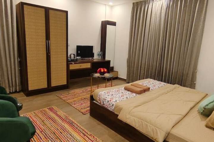 Room 17 of 36