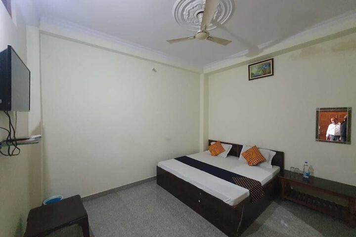 Room 3 of 13
