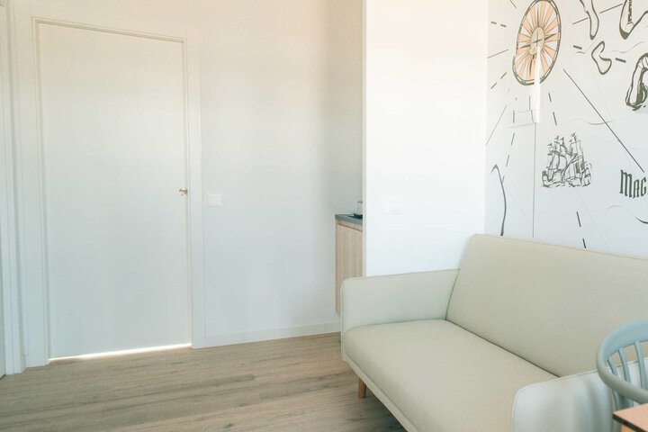 Room 3 of 43