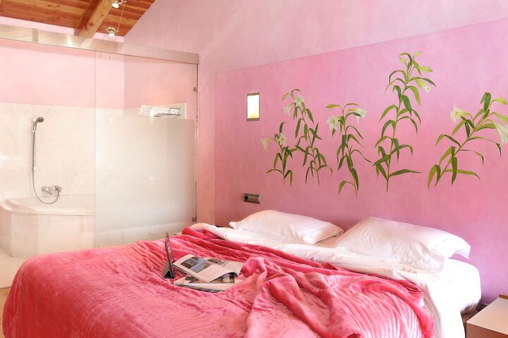 Room 8 of 46