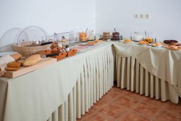Dining 7 of 58