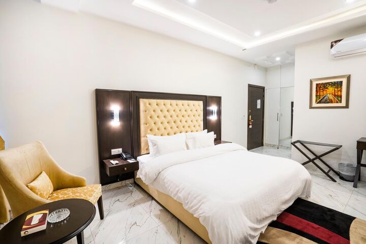Room 29 of 43