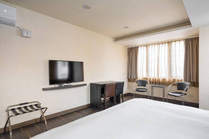 Room 17 of 34