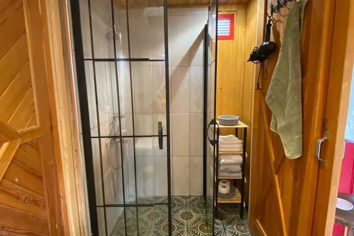 Room 16 of 72