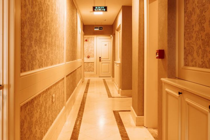 Ballroom/Hall 23 of 25