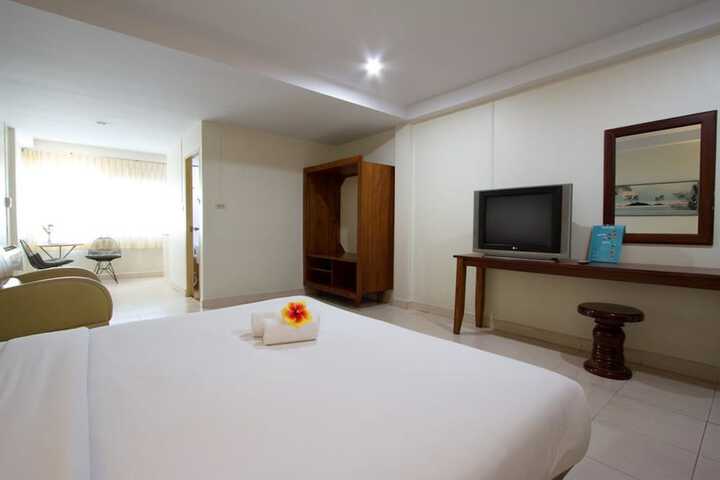 Room 6 of 45