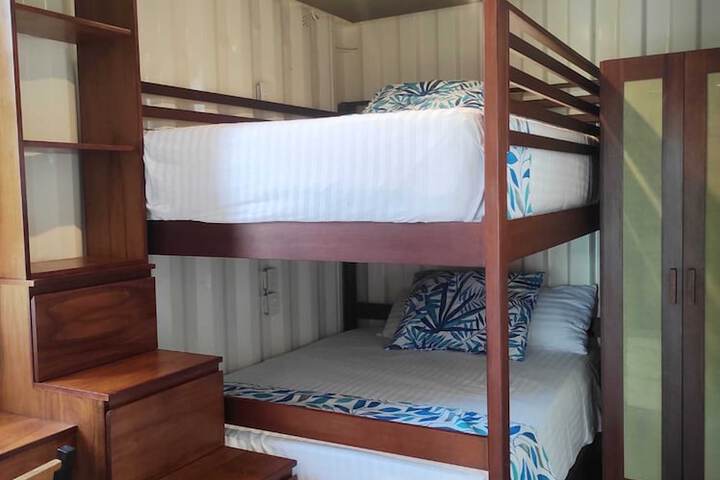 Room 4 of 23