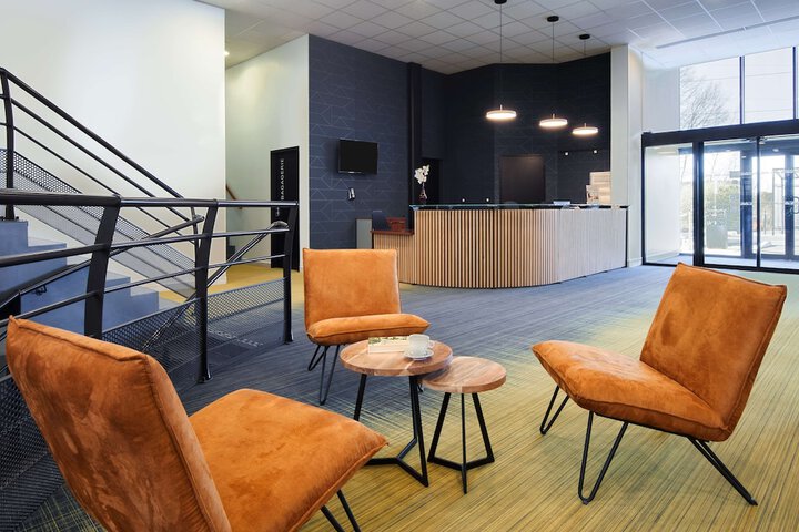 Entrance & Lobby