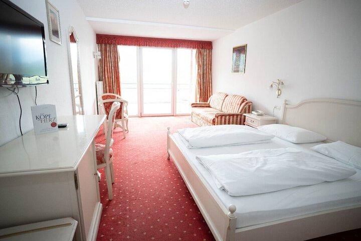 Room 8 of 55