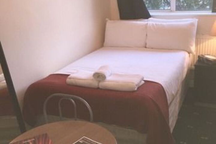 Room 50 of 82