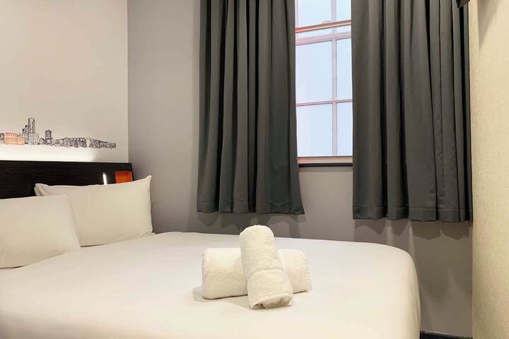 Room 30 of 47