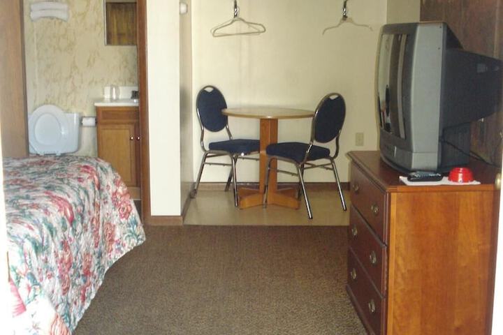 Room 13 of 24