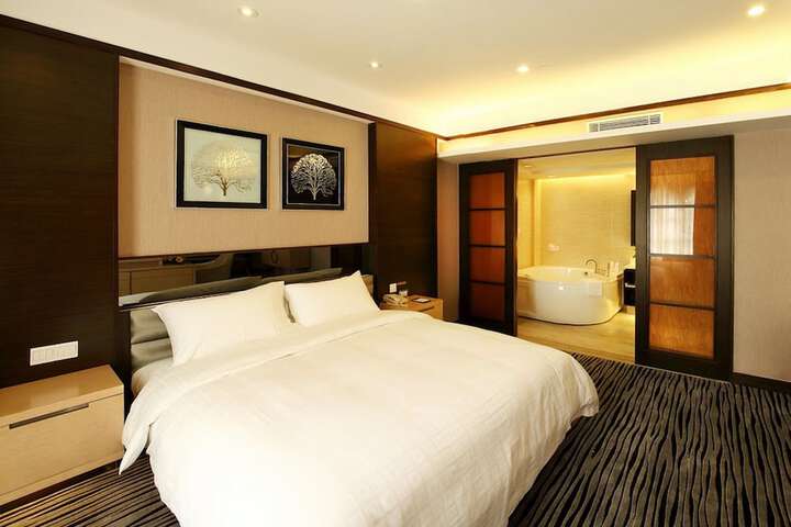 Room 7 of 70
