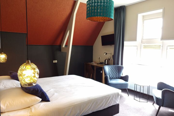 Room 11 of 53