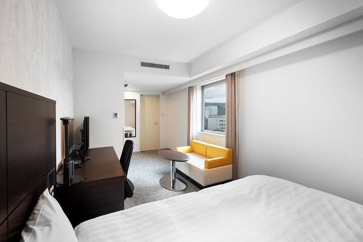 Room 18 of 48