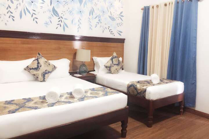 Room 9 of 16