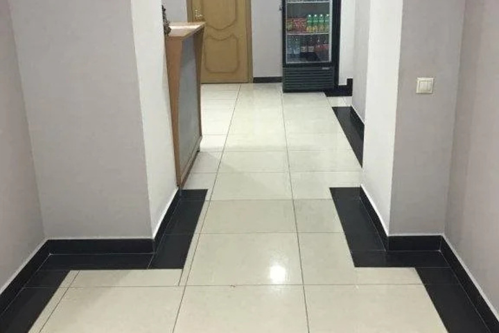 Room 13 of 22