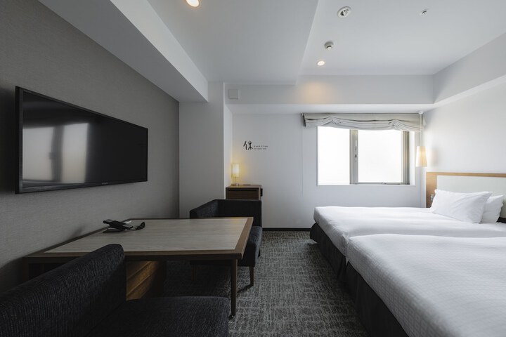 Room 21 of 48