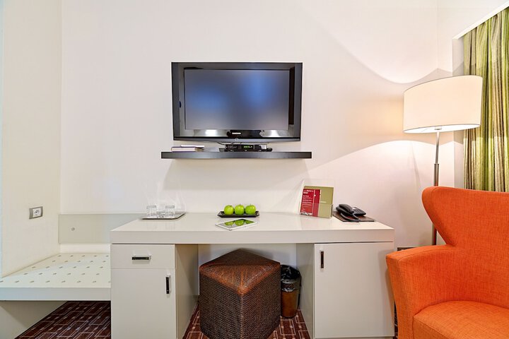 Room 7 of 39