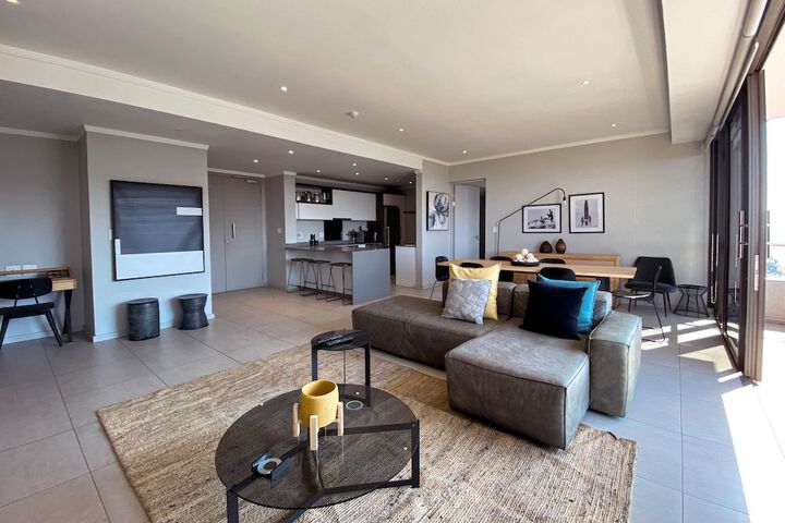 Lounge 39 of 50