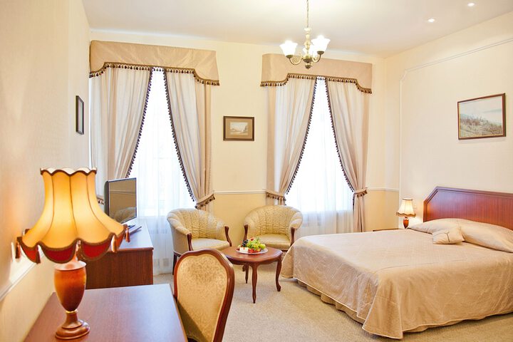 Room 3 of 46