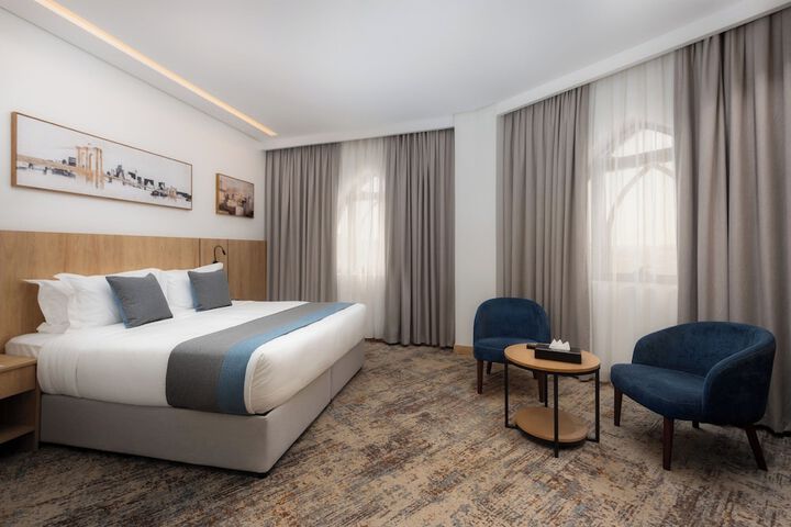 Room 8 of 21