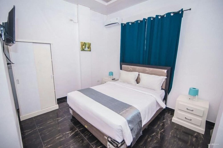 Room 14 of 30