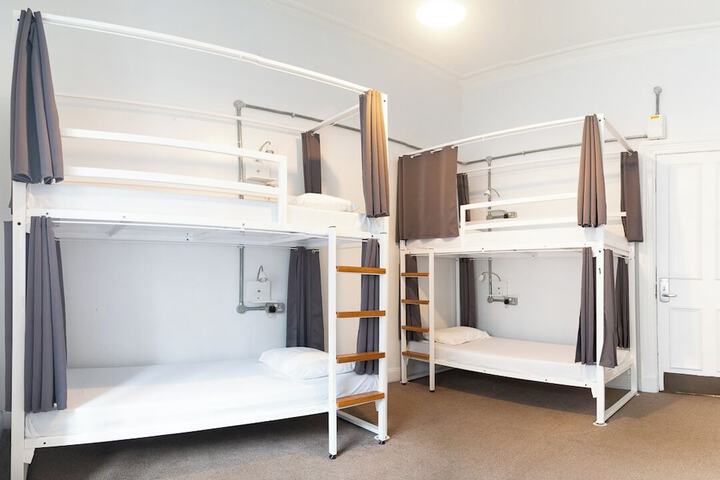 Room 33 of 75
