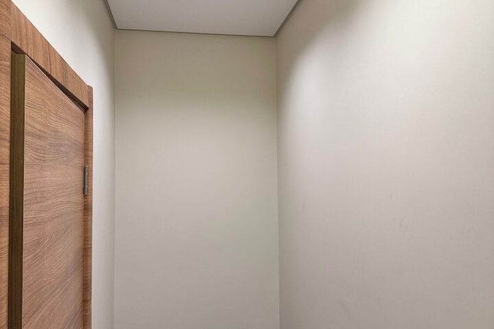 Room 38 of 147