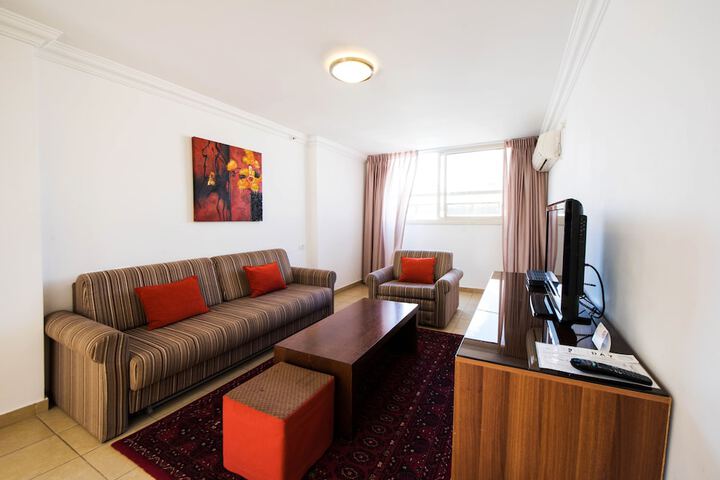 Room 16 of 39