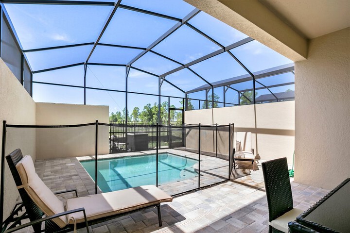 Pool 32 of 49