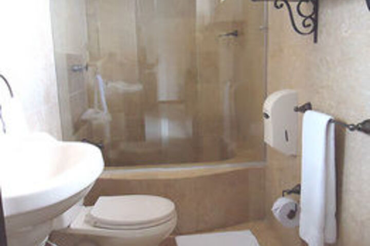 Room 2 of 23