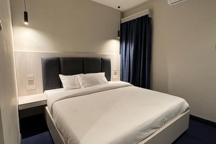 Room 2 of 9