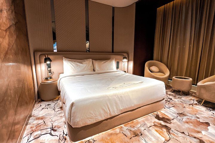 Room 17 of 101