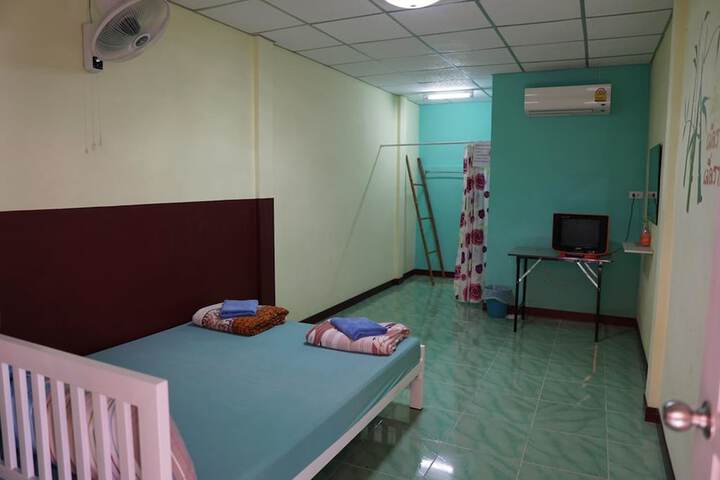 Room 8 of 36