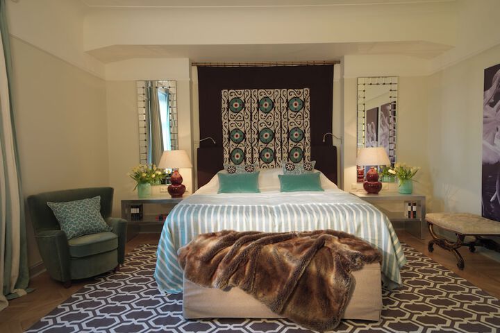 Room 27 of 208