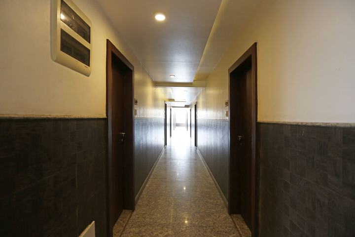 Ballroom/Hall 18 of 19