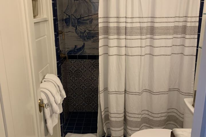Room 50 of 72