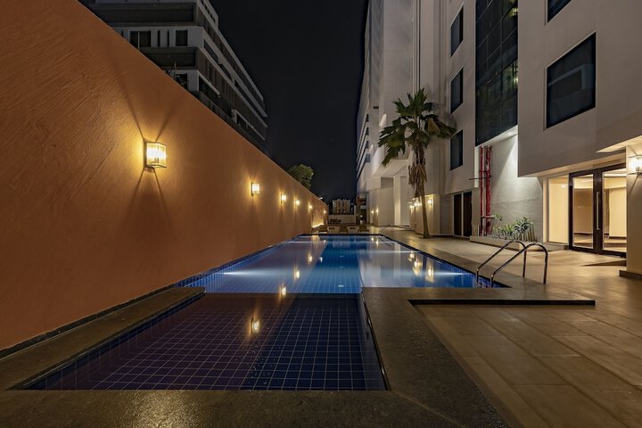 Pool Hotel