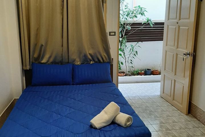 Room 4 of 61