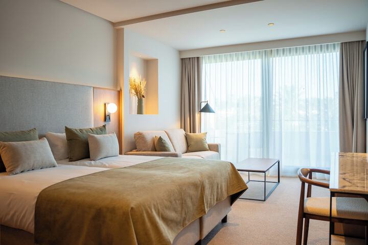 Room 3 of 48