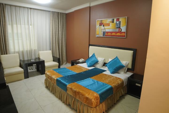 Room 9 of 35