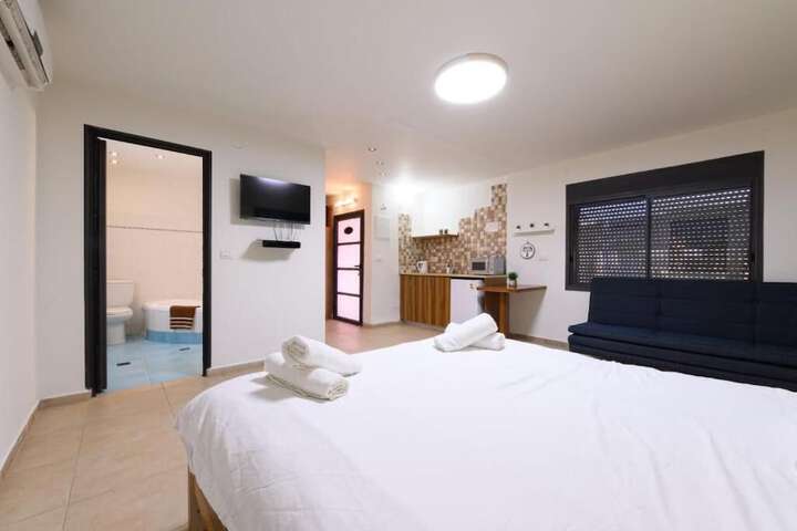 Room 3 of 6