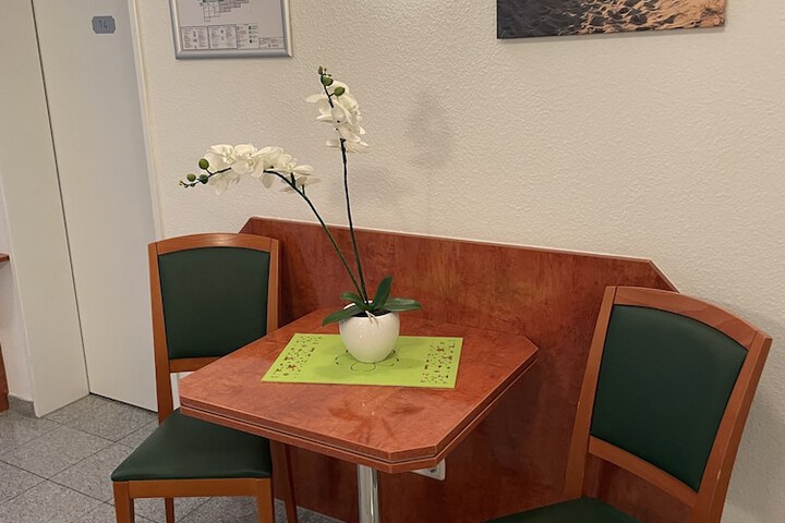 Room 16 of 18